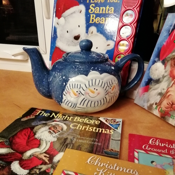 Holiday Kids 5 Books + Teapot Set - Picture 3 of 7